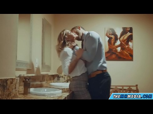 ❤️ Ke hoʻowalewale ʻia ʻoe e kahi blonde busty i kahi lumi hoʻomaha ākea ❤❌ Super porn iā mākou haw.full-porner-com.ru